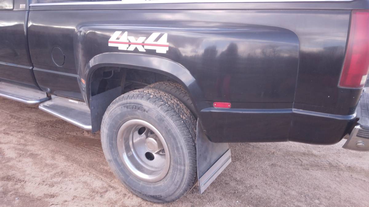 Chevrolet-silverado-k3500-4x4-1991-black-15