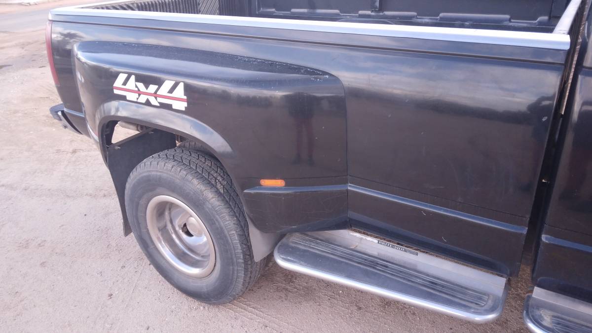 Chevrolet-silverado-k3500-4x4-1991-black-16