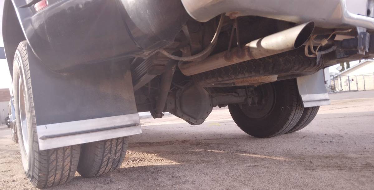 Chevrolet-silverado-k3500-4x4-1991-black-17