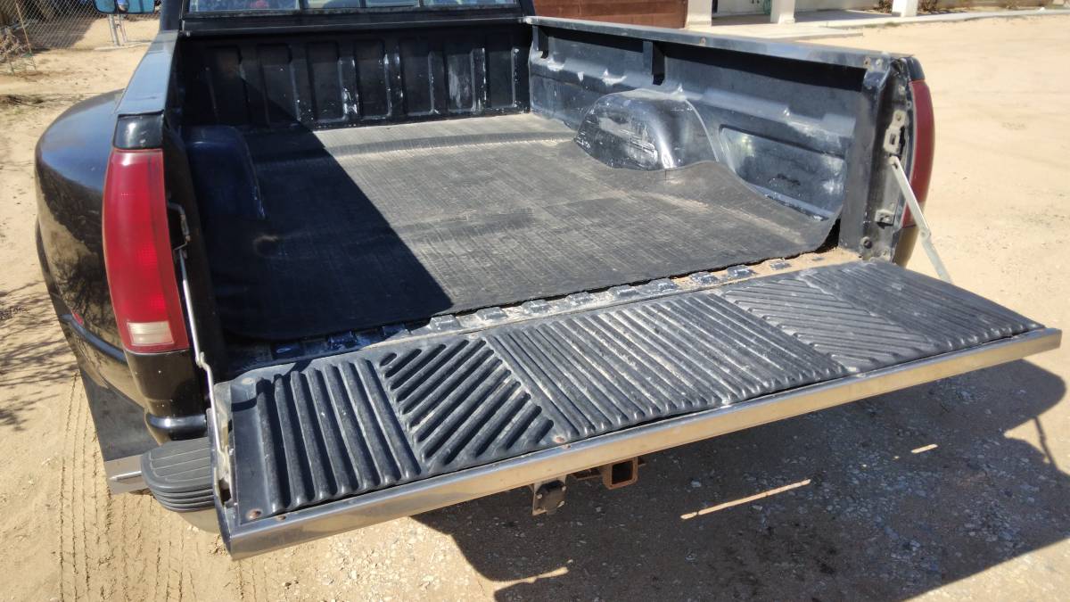 Chevrolet-silverado-k3500-4x4-1991-black-23