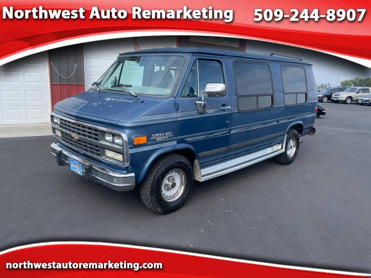 Chevrolet-sport-van-1992-blue-11