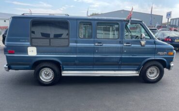 Chevrolet-sport-van-1992-blue-19