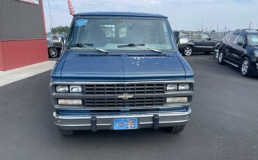 Chevrolet-sport-van-1992-blue-21