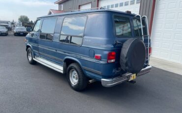 Chevrolet-sport-van-1992-blue-32
