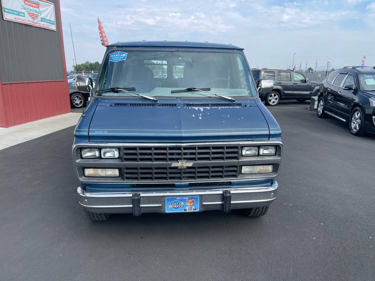Chevrolet-sport-van-1992-blue-7