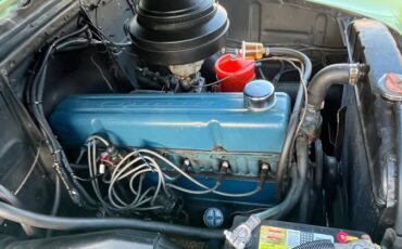 Chevrolet-styleline-deluxe-1951-green-25