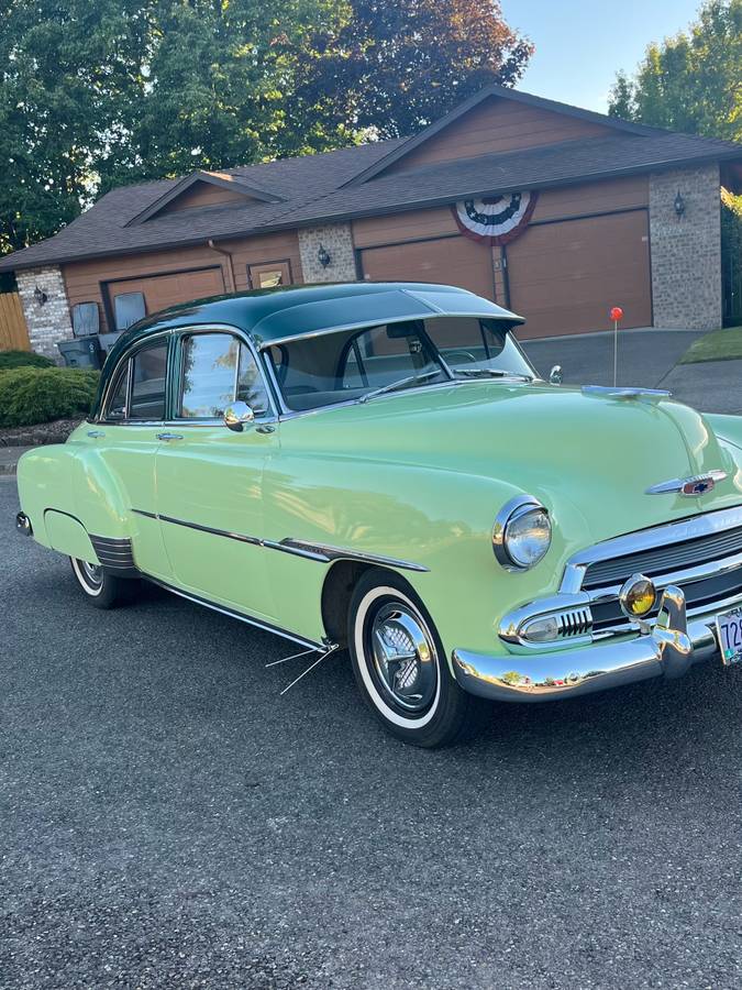 Chevrolet-styleline-deluxe-1951-green-26