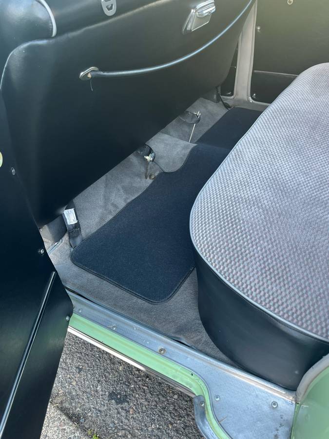 Chevrolet-styleline-deluxe-1951-green-6