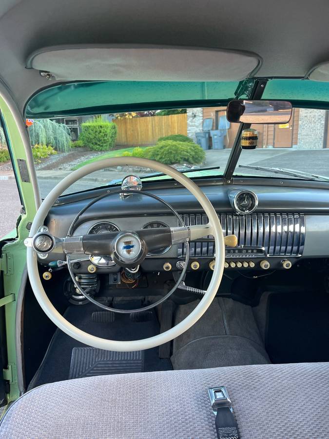Chevrolet-styleline-deluxe-1951-green-7