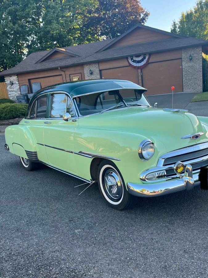 Chevrolet-styleline-deluxe-1951-green