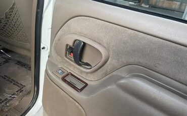 Chevrolet-suburban-12-ton-nominal-1995-white-15