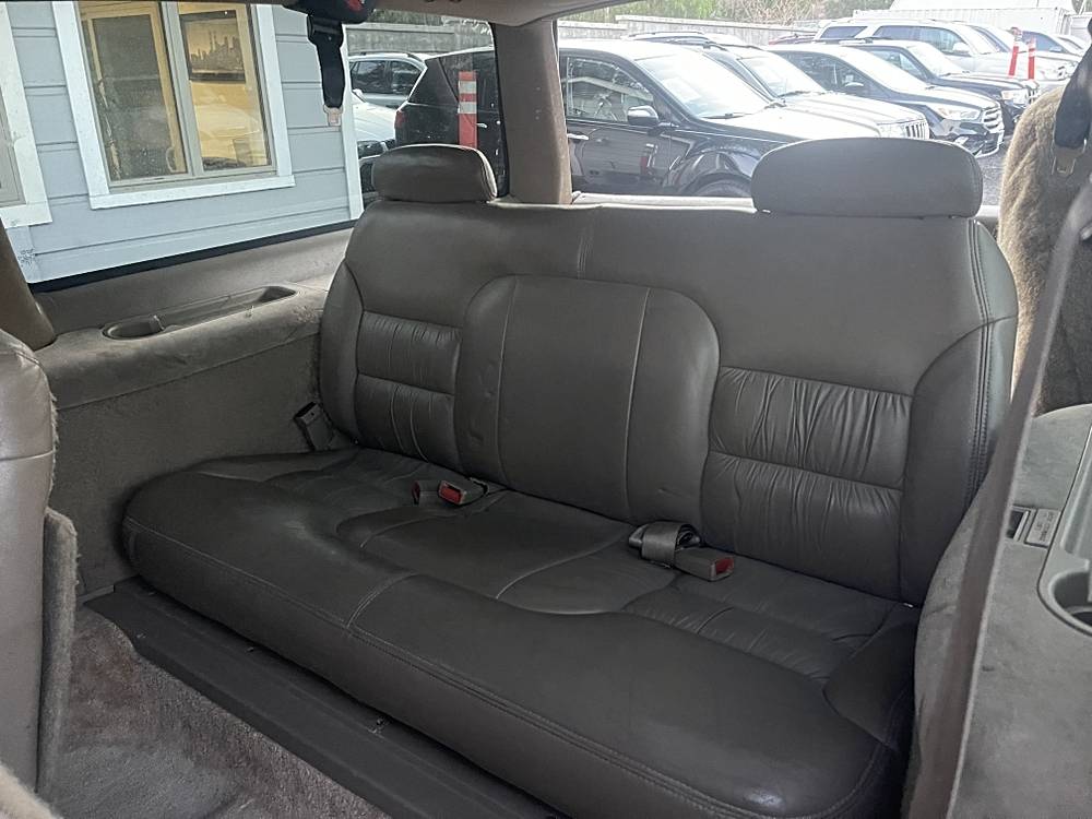 Chevrolet-suburban-12-ton-nominal-1995-white-20