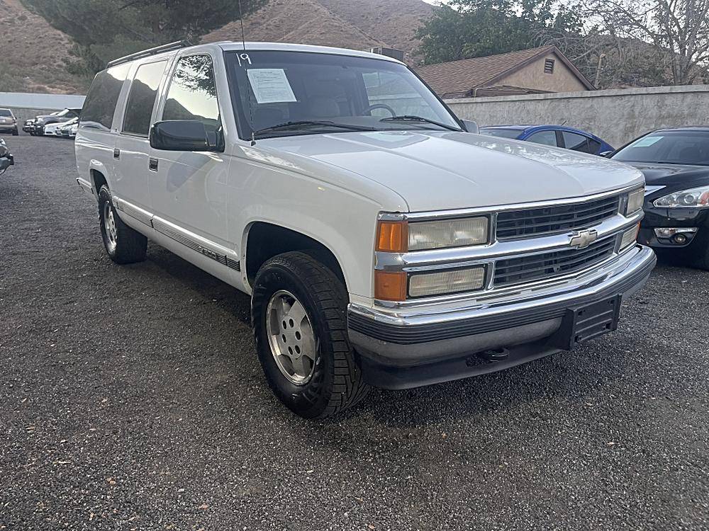 Chevrolet-suburban-12-ton-nominal-1995-white-28