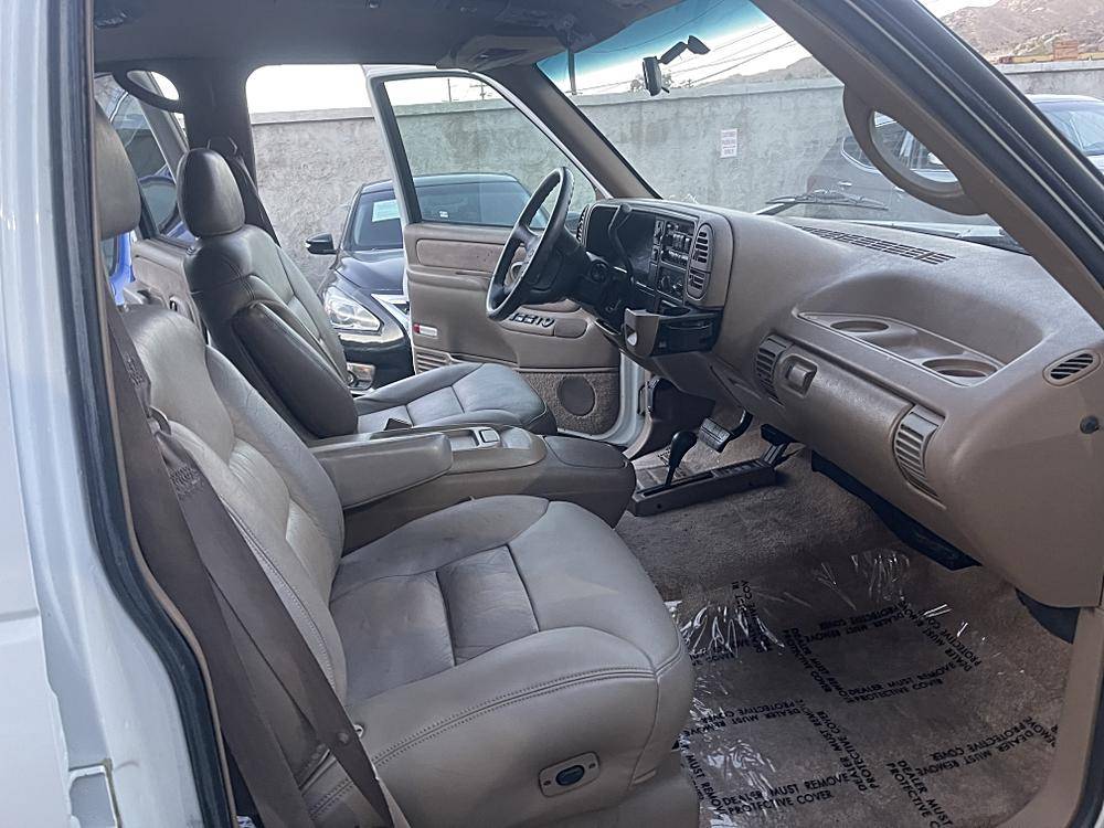 Chevrolet-suburban-12-ton-nominal-1995-white-41
