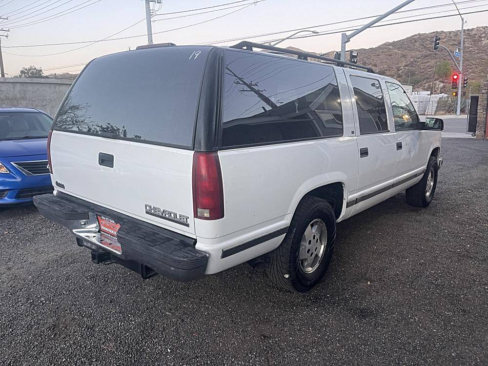 Chevrolet-suburban-12-ton-nominal-1995-white-5