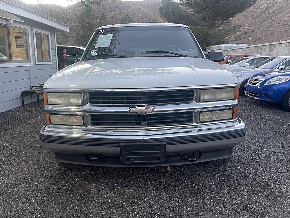 Chevrolet-suburban-12-ton-nominal-1995-white-54