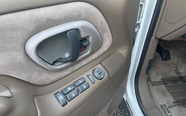 Chevrolet-suburban-12-ton-nominal-1995-white-68