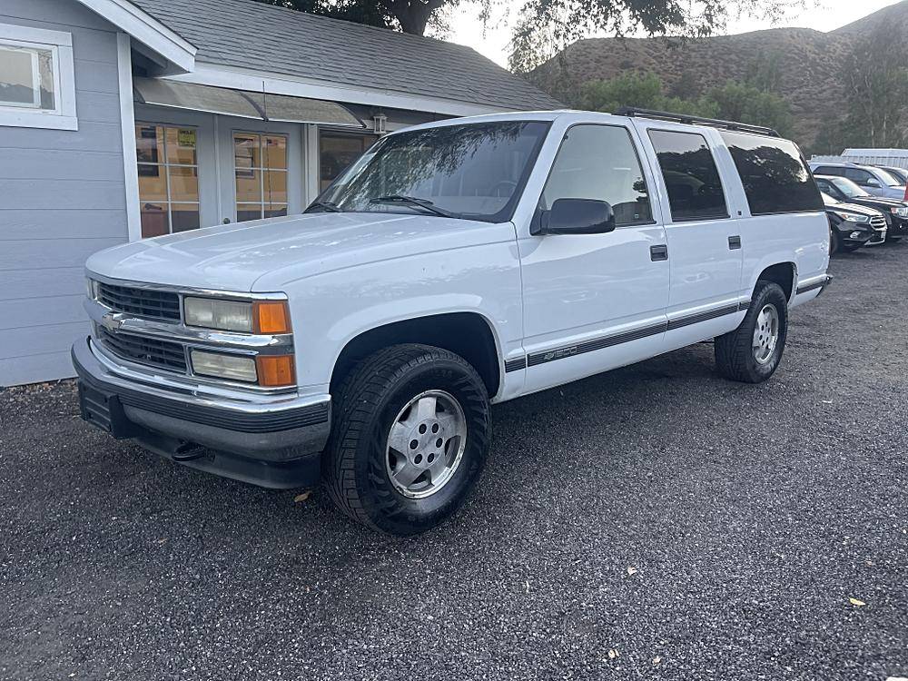 Chevrolet-suburban-12-ton-nominal-1995-white