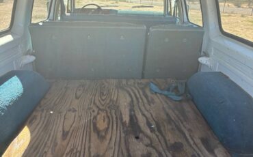 Chevrolet-suburban-1500-1977-white-13