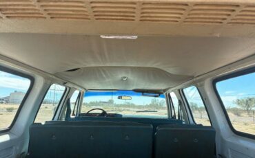 Chevrolet-suburban-1500-1977-white-14