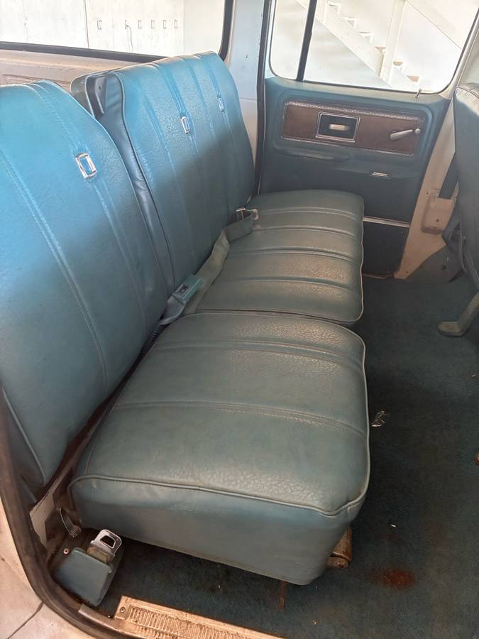 Chevrolet-suburban-1500-1977-white-16
