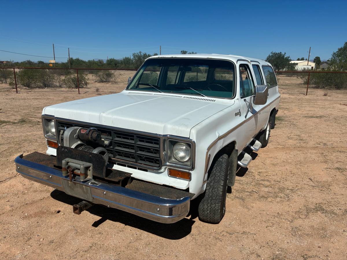 Chevrolet-suburban-1500-1977-white-21
