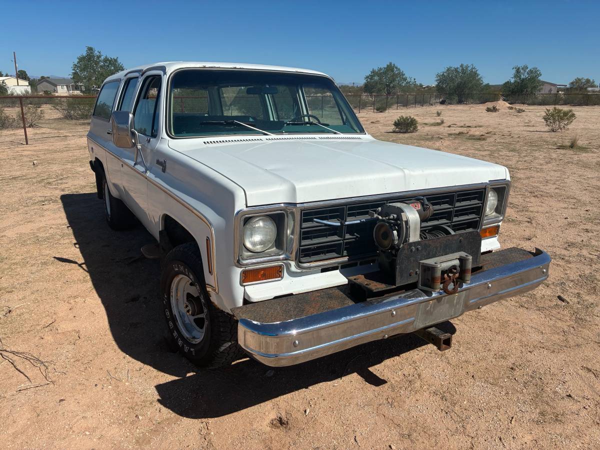 Chevrolet-suburban-1500-1977-white-3
