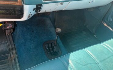 Chevrolet-suburban-1500-1977-white-9
