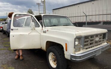 Chevrolet-suburban-1500-1978-white-1