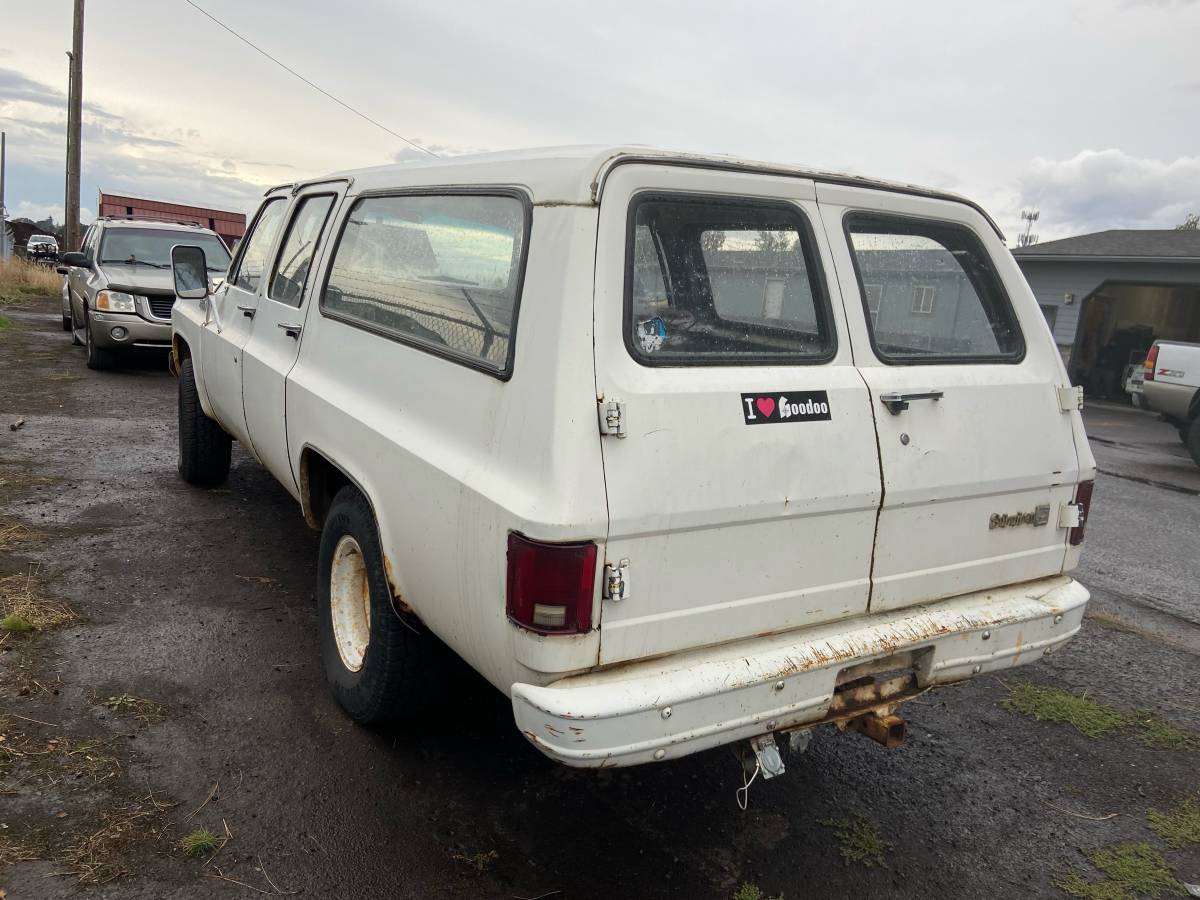 Chevrolet-suburban-1500-1978-white-2