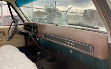 Chevrolet-suburban-1500-1978-white-3