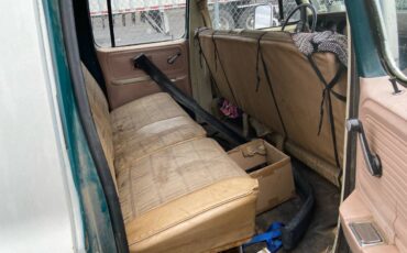 Chevrolet-suburban-1500-1978-white-4