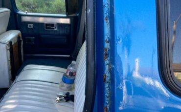 Chevrolet-suburban-1500-1988-blue-12
