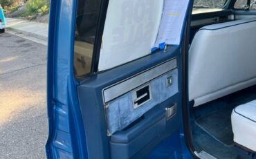 Chevrolet-suburban-1500-1988-blue-13