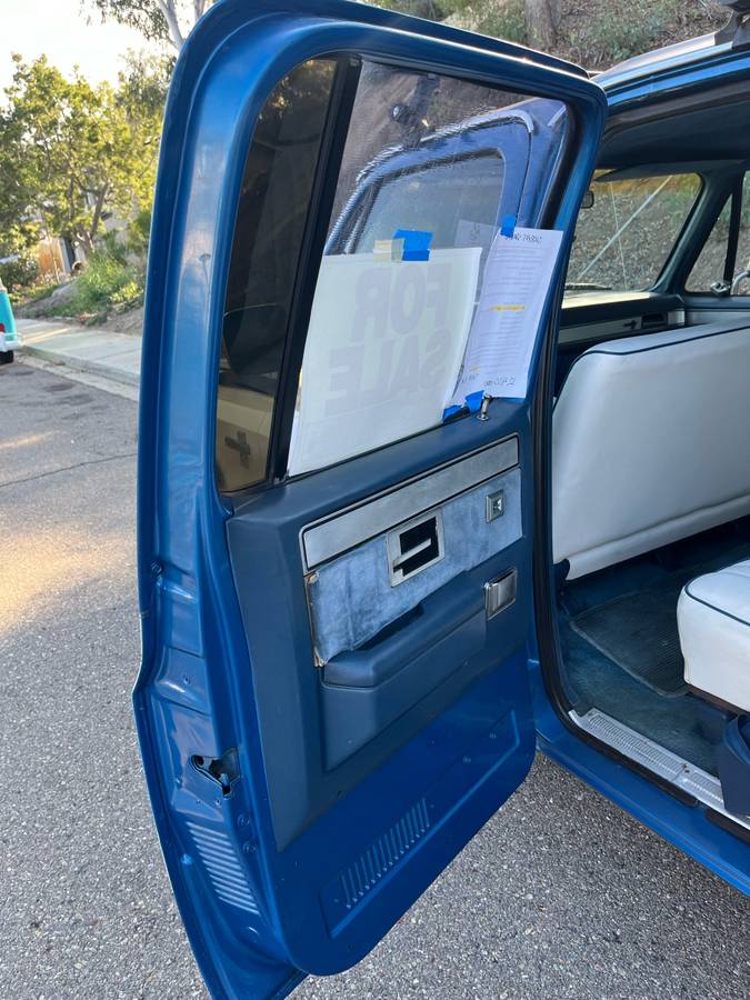 Chevrolet-suburban-1500-1988-blue-13