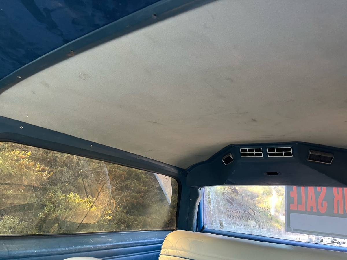 Chevrolet-suburban-1500-1988-blue-14