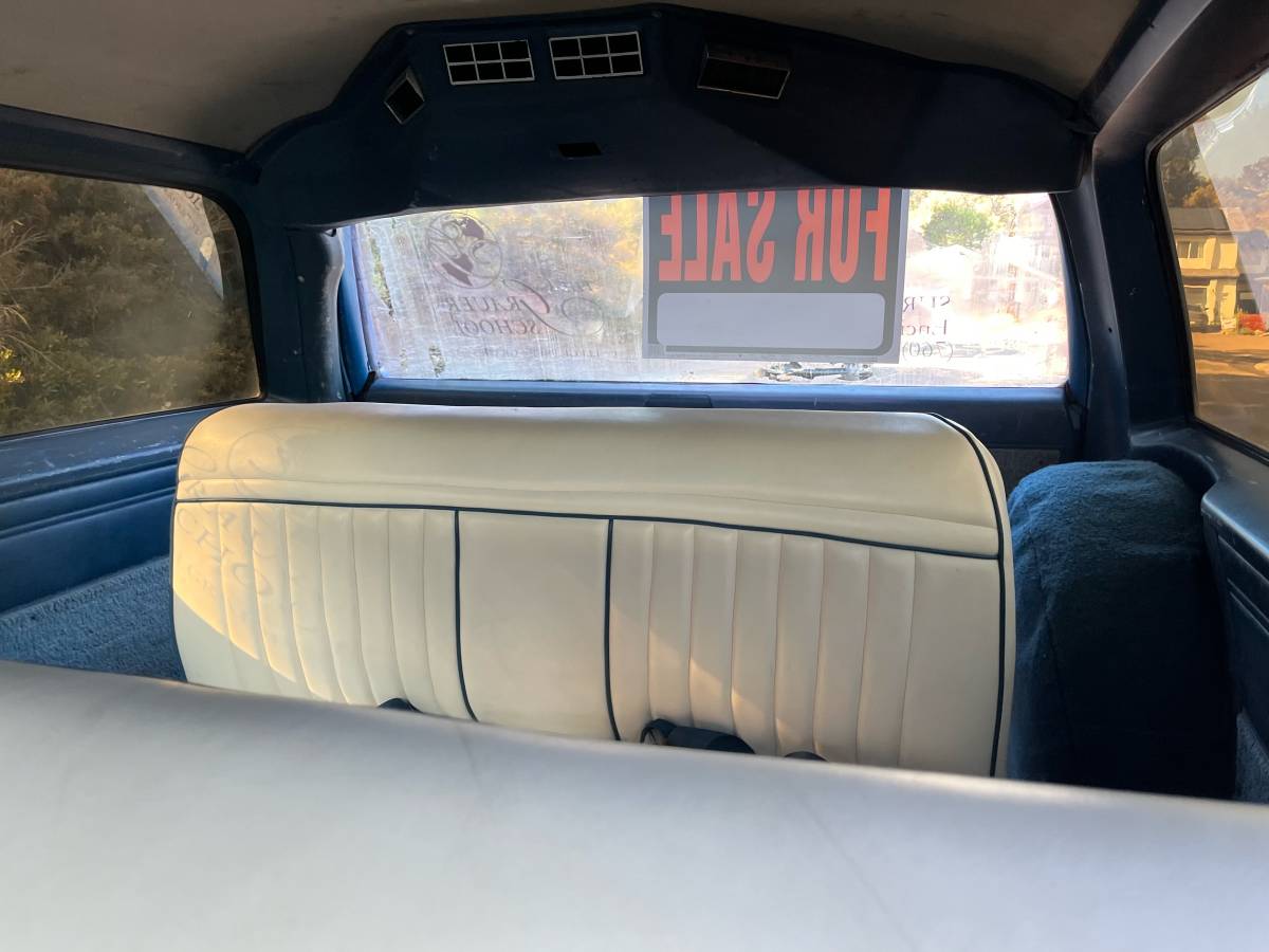 Chevrolet-suburban-1500-1988-blue-15