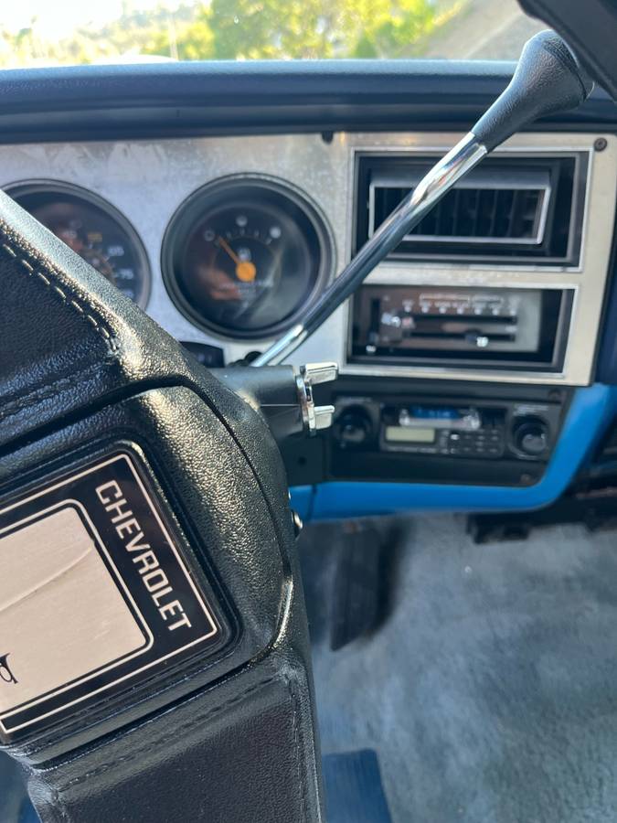 Chevrolet-suburban-1500-1988-blue-17