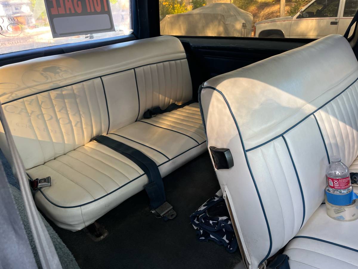 Chevrolet-suburban-1500-1988-blue-18