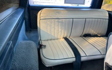 Chevrolet-suburban-1500-1988-blue-19