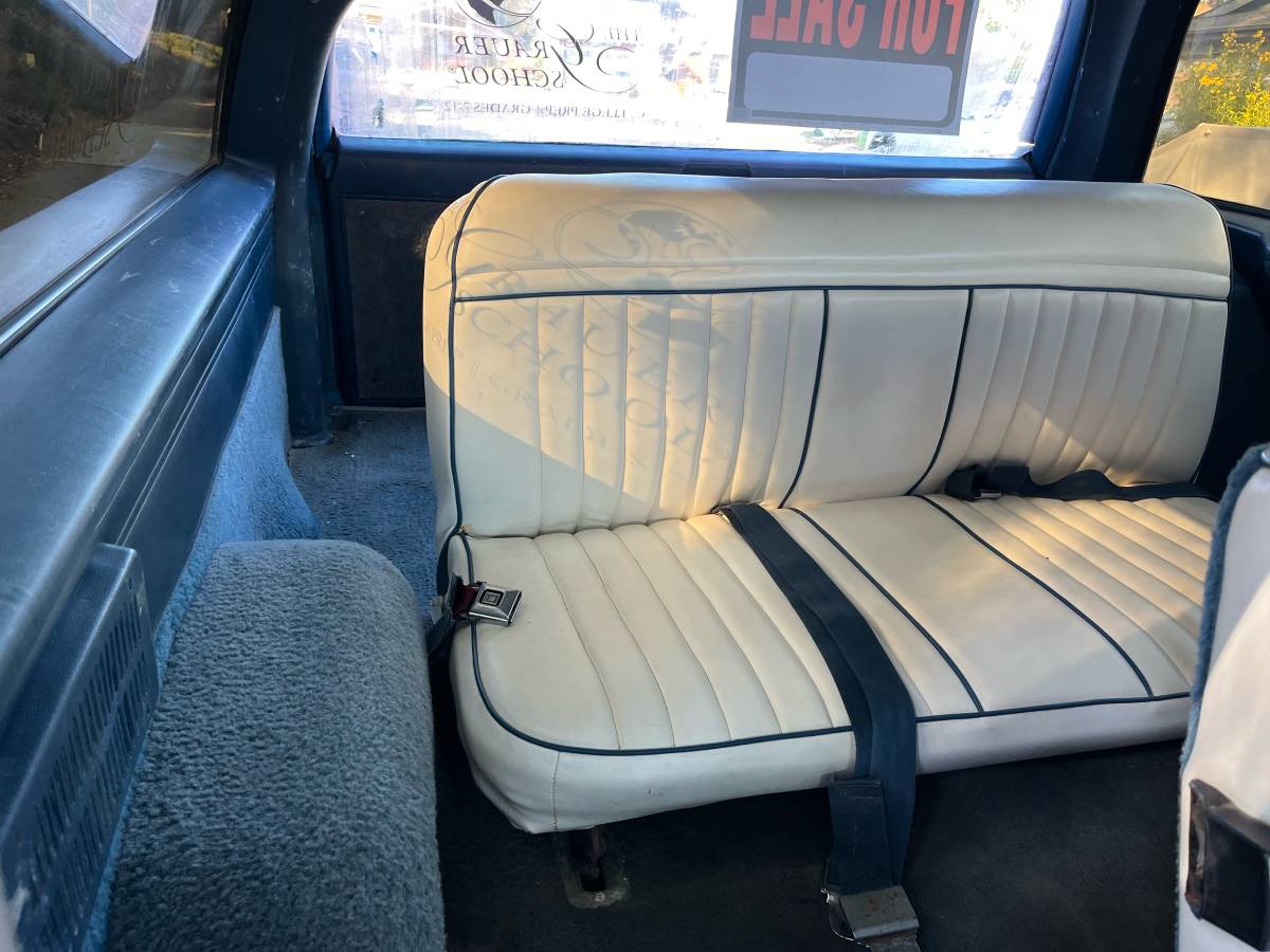 Chevrolet-suburban-1500-1988-blue-19