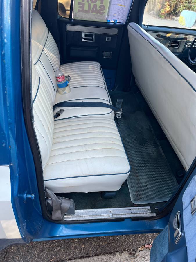 Chevrolet-suburban-1500-1988-blue-22