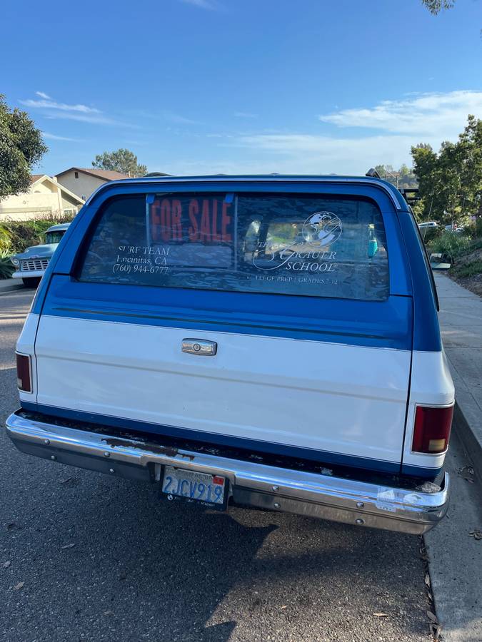 Chevrolet-suburban-1500-1988-blue-8