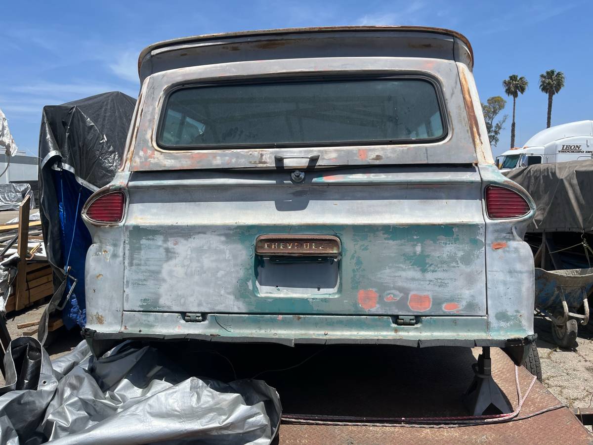 Chevrolet-suburban-1965-20