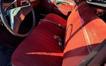Chevrolet-suburban-1984-red-168