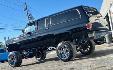 Chevrolet-suburban-1989-black-26