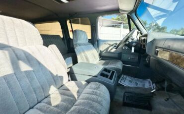 Chevrolet-suburban-1989-black-33