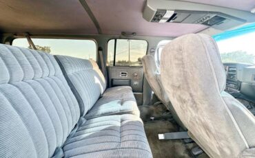 Chevrolet-suburban-1989-black-38