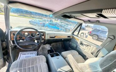 Chevrolet-suburban-1989-black-40
