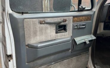 Chevrolet-suburban-1989-silver-7